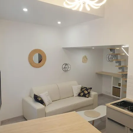 アパート Mezza'nimes