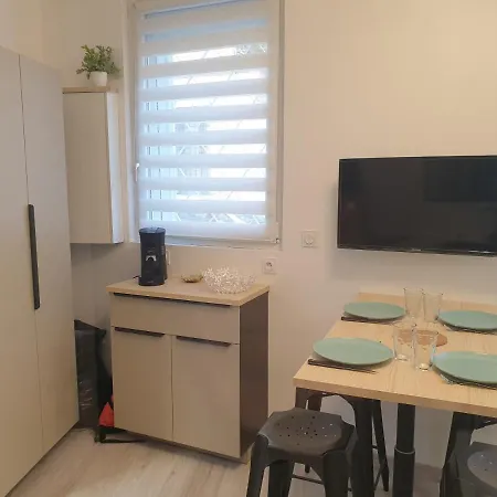 Mezza'nîmes Apartman